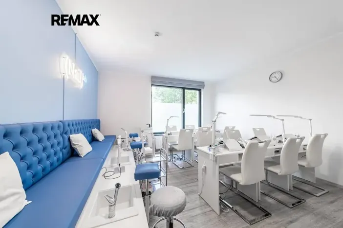 Pronájem obchodního prostoru, Praha - Karlín, 32 m2