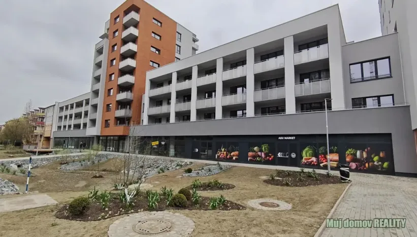 Pronájem bytu 1+kk, Praha - Vysočany, Poděbradská, 35 m2