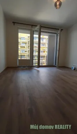 Pronájem bytu 1+kk, Praha - Vysočany, Poděbradská, 35 m2