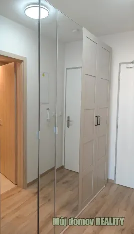 Pronájem bytu 1+kk, Praha - Vysočany, Poděbradská, 35 m2