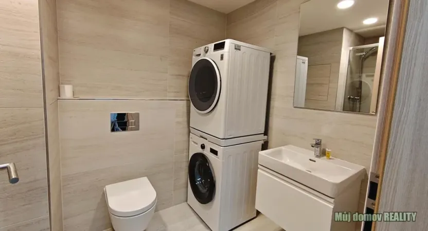 Pronájem bytu 1+kk, Praha - Vysočany, Poděbradská, 35 m2