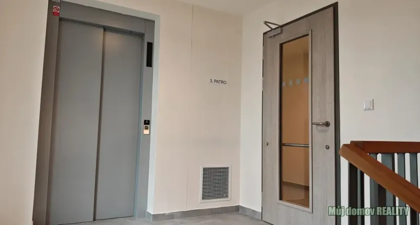 Pronájem bytu 1+kk, Praha - Vysočany, Poděbradská, 35 m2