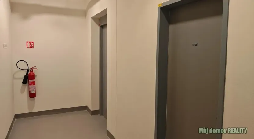 Pronájem bytu 1+kk, Praha - Vysočany, Poděbradská, 35 m2