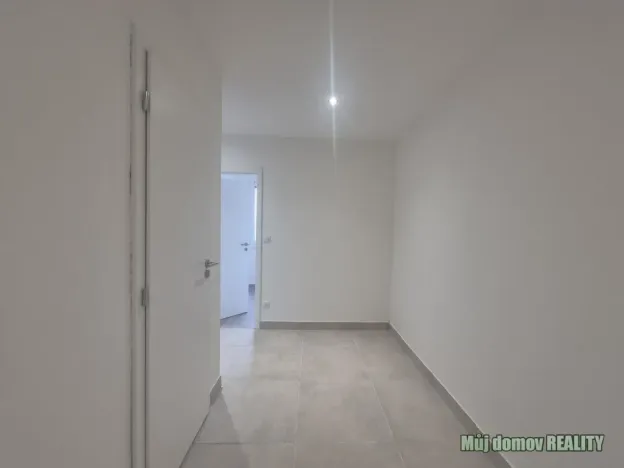 Pronájem bytu 2+kk, Praha - Letňany, Ostravská, 40 m2