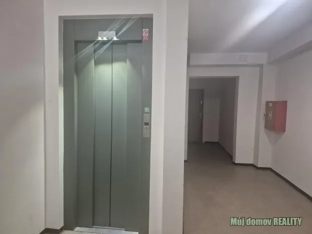 Pronájem bytu 2+kk, Praha - Letňany, Ostravská, 40 m2