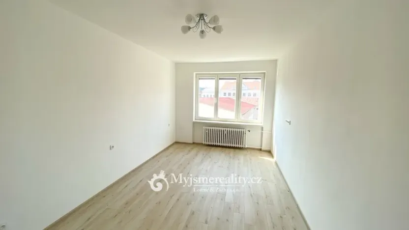 Pronájem bytu 2+kk, Znojmo, Smetanova, 51 m2