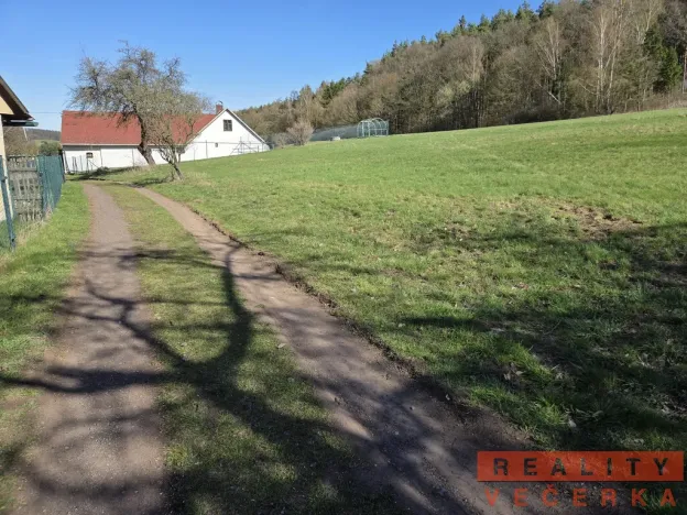 Prodej pozemku pro bydlení, Komárov, 1061 m2