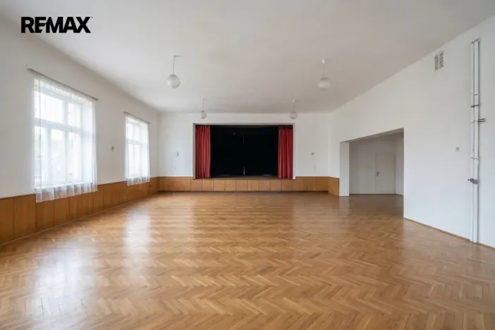 Prodej restaurace, Valšov, 879 m2