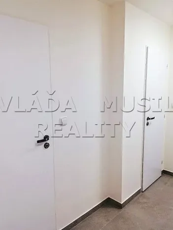 Pronájem bytu 2+kk, Praha - Libeň, Novákových, 35 m2