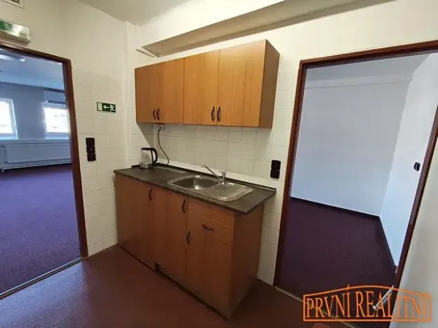 Pronájem kanceláře, Uherský Brod, Vazová, 69 m2