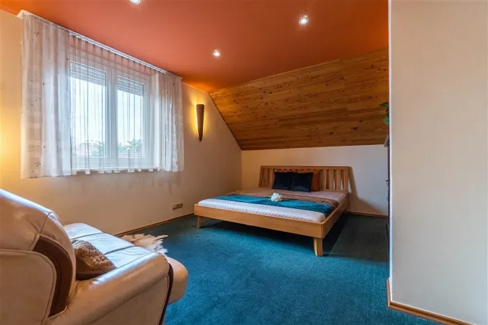 Prodej rodinného domu, Zeleneč, Zahradní, 203 m2