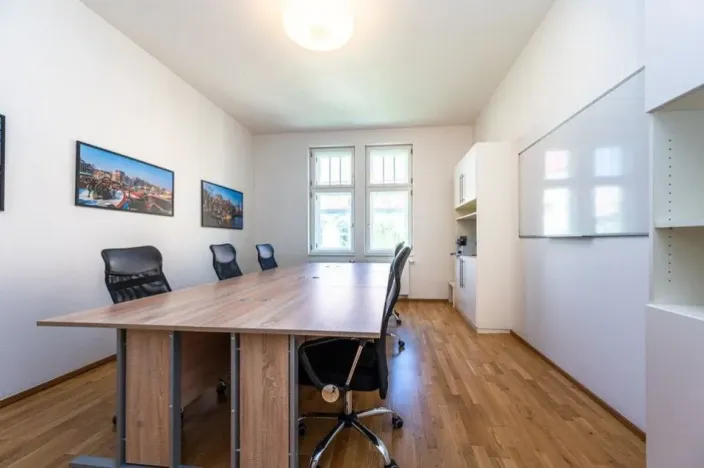 Pronájem kanceláře, Praha - Karlín, Křižíkova, 53 m2