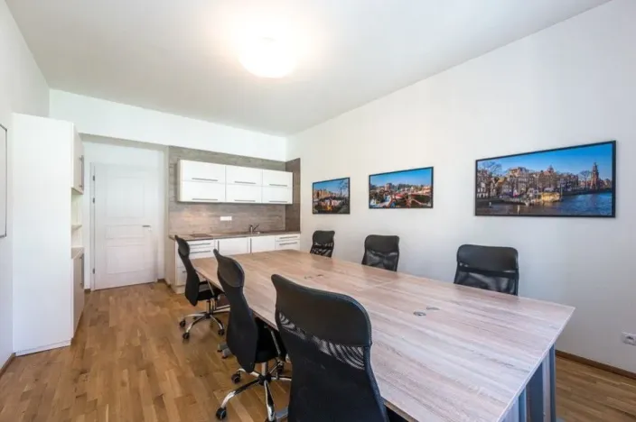 Pronájem kanceláře, Praha - Karlín, Křižíkova, 53 m2