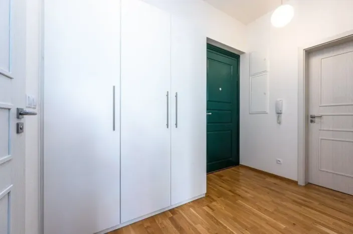 Pronájem kanceláře, Praha - Karlín, Křižíkova, 53 m2