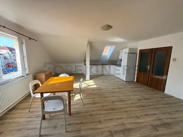 Pronájem bytu 2+1, Hradec Králové, Velké náměstí, 100 m2