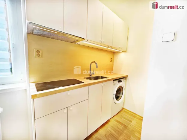 Pronájem bytu 1+kk, Roudnice nad Labem, třída T. G. Masaryka, 21 m2