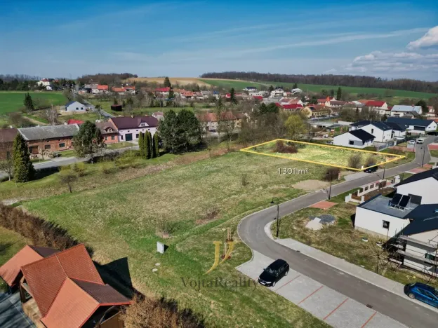 Prodej pozemku pro bydlení, Hradčany, 1301 m2