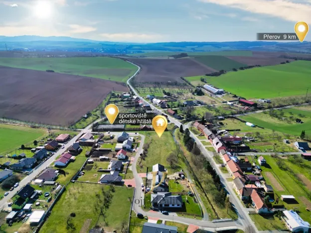 Prodej pozemku pro bydlení, Hradčany, 1376 m2