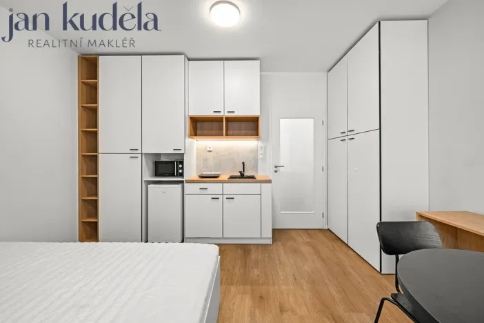 Pronájem bytu 1+kk, Brno, Cejl, 28 m2