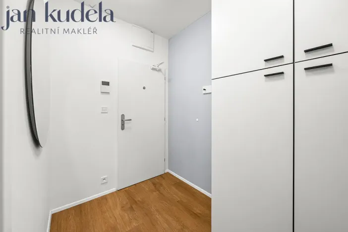 Pronájem bytu 1+kk, Brno, Cejl, 28 m2