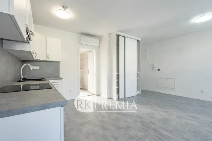 Pronájem bytu 2+kk, Teplice, Revoluční, 56 m2