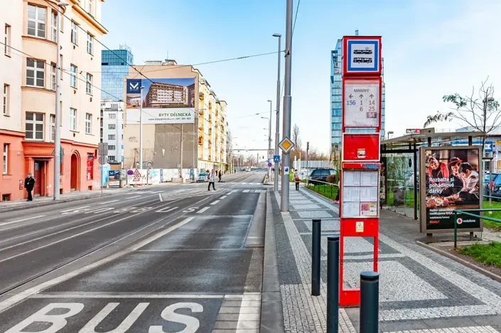 Pronájem bytu 1+kk, Praha - Holešovice, Na Maninách, 41 m2