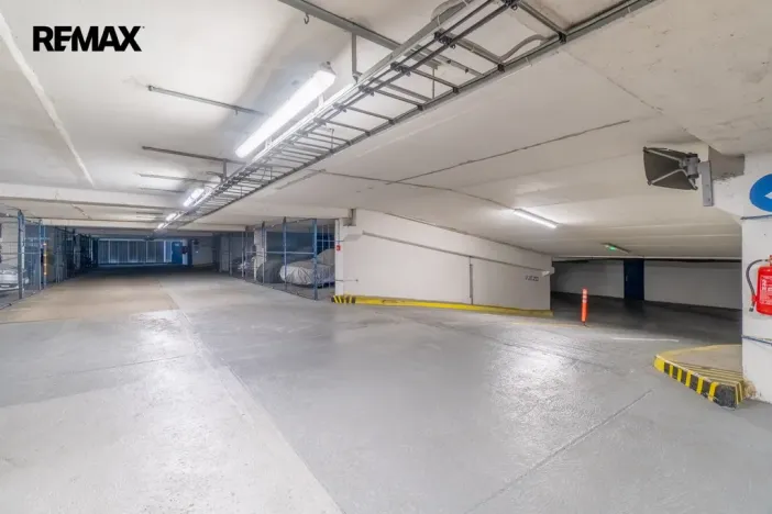 Prodej garážového stání, Praha - Podolí, Milevská, 12 m2