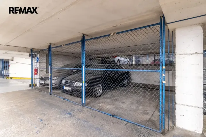 Prodej garážového stání, Praha - Podolí, Milevská, 12 m2
