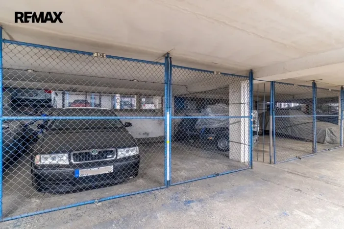 Prodej garážového stání, Praha - Podolí, Milevská, 12 m2