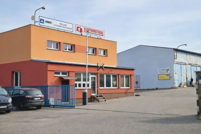 Pronájem kanceláře, Praha - Hostivař, V Chotejně, 407 m2