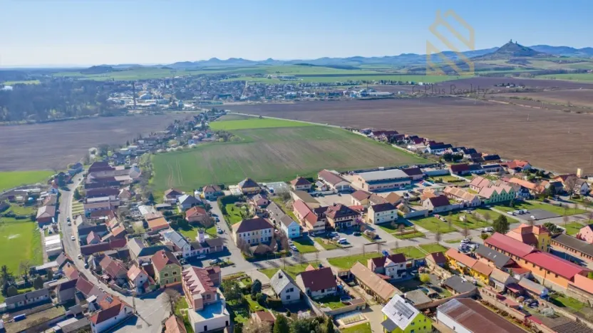 Prodej rodinného domu, Radovesice, 520 m2