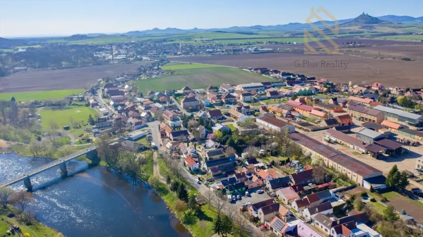 Prodej rodinného domu, Radovesice, 520 m2