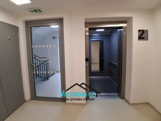 Pronájem bytu 3+kk, Kroměříž, Velehradská, 89 m2