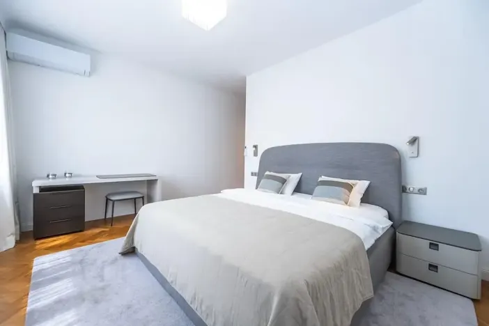 Pronájem bytu 3+1, Praha - Staré Město, Dlouhá, 84 m2