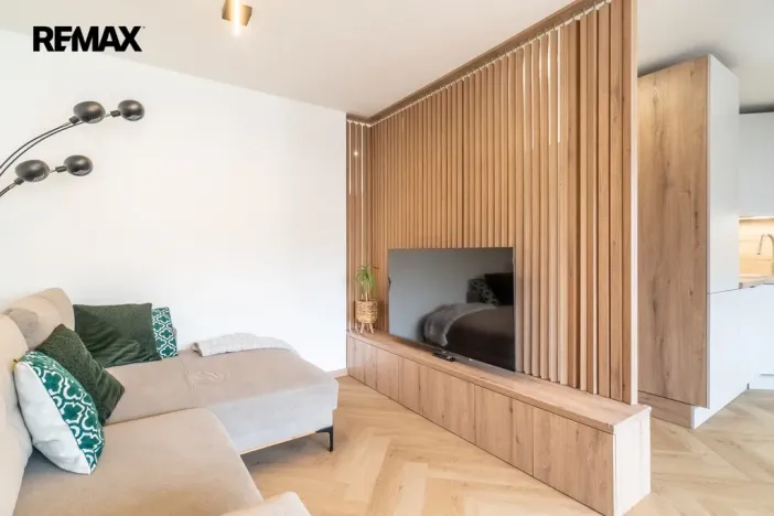 Pronájem bytu 3+1, Praha - Karlín, Molákova, 63 m2