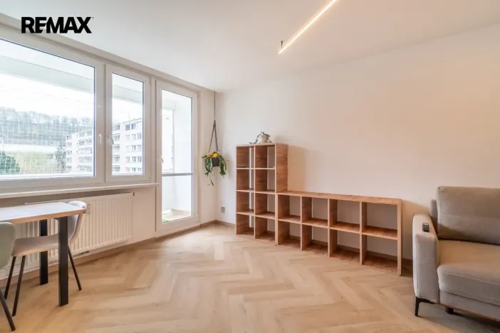 Pronájem bytu 3+1, Praha - Karlín, Molákova, 63 m2