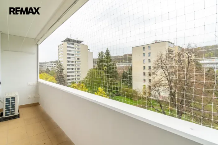 Pronájem bytu 3+1, Praha - Karlín, Molákova, 63 m2