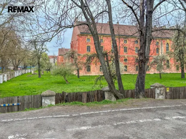 Pronájem bytu 3+1, Praha - Karlín, Molákova, 63 m2