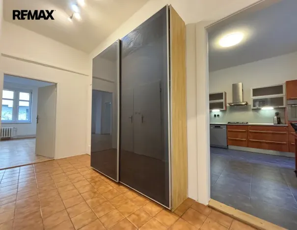 Pronájem bytu 3+1, Praha - Smíchov, Plzeňská, 96 m2