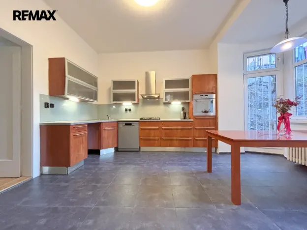 Pronájem bytu 3+1, Praha - Smíchov, Plzeňská, 96 m2