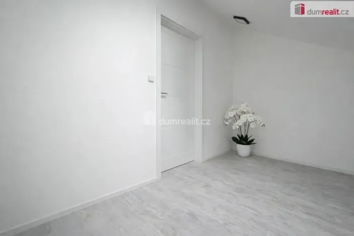 Pronájem bytu 2+kk, Praha - Smíchov, Radlická, 43 m2