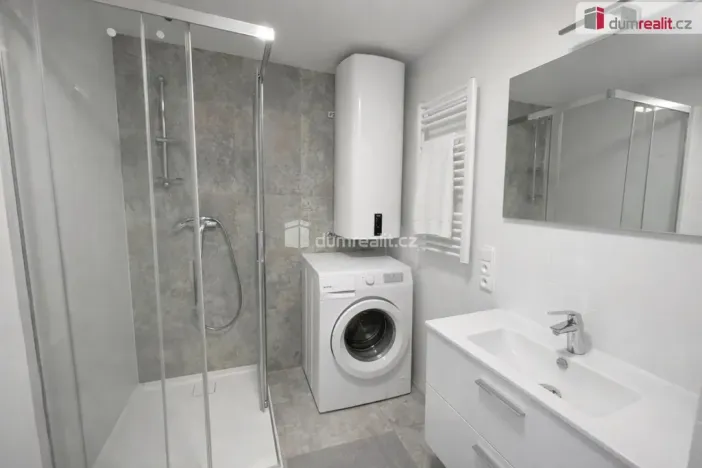 Pronájem bytu 2+kk, Praha - Smíchov, Radlická, 43 m2