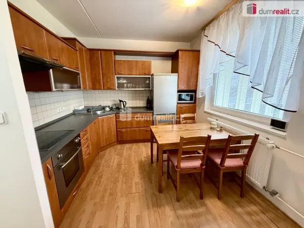 Pronájem bytu 2+1, Praha - Lhotka, Mirotická, 61 m2