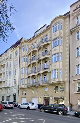 Pronájem bytu 3+1, Praha, náměstí 14. října, 120 m2