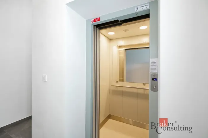 Pronájem bytu 2+kk, Praha - Modřany, Barunčina, 34 m2