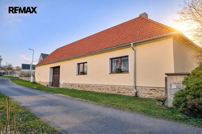 Prodej zemědělské usedlosti, Drhovle - Pamětice, 160 m2