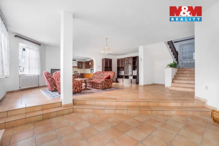 Prodej rodinného domu, Frýdštejn - Sestroňovice, 387 m2