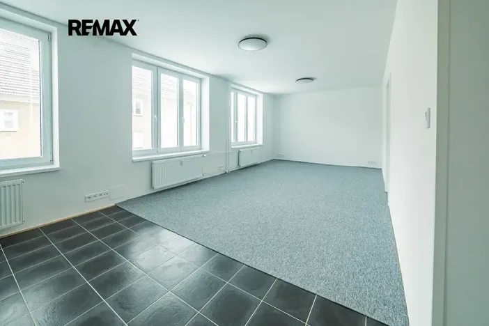Pronájem bytu 2+kk, Jindřichův Hradec, Tovární, 61 m2