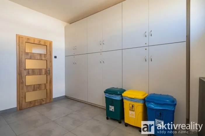 Pronájem kanceláře, Neratovice - Horňátky, 240 m2