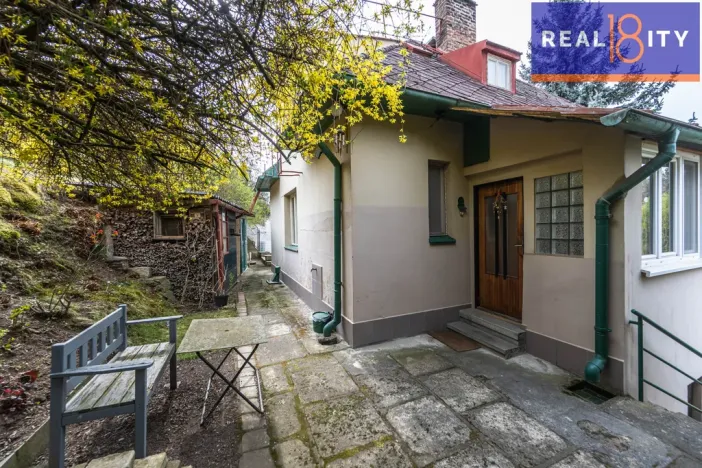 Prodej rodinného domu, Praha, V údolí, 264 m2